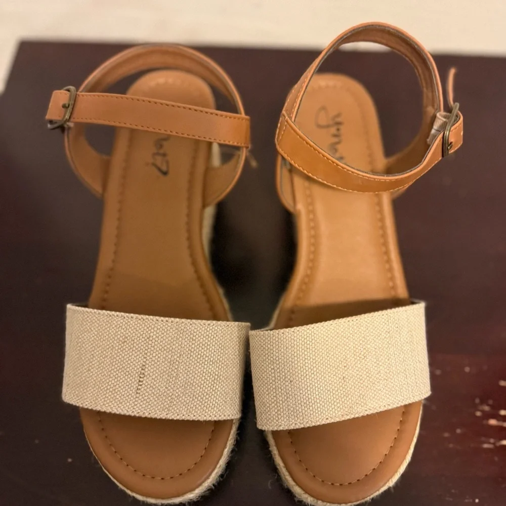 ♥️♥️ Y Not? Espadrille Wedge Sandals Size 7 Tan & Cream